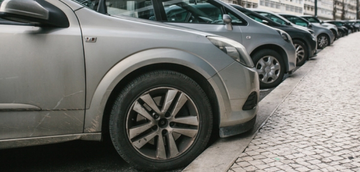 Does Parking On A Curb Damage Your Car