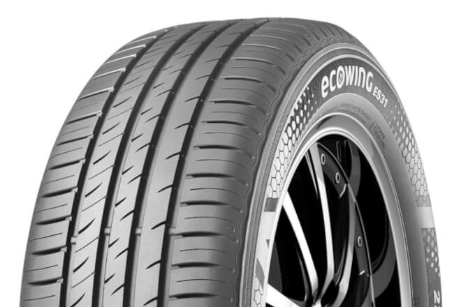 "Close-up of a Kumho ECOWING ES31 tyre, showcasing the tread pattern designed for fuel efficiency.